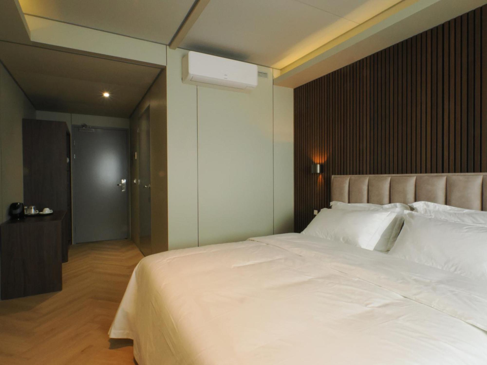 Tung Hotel Zeewolde Room photo