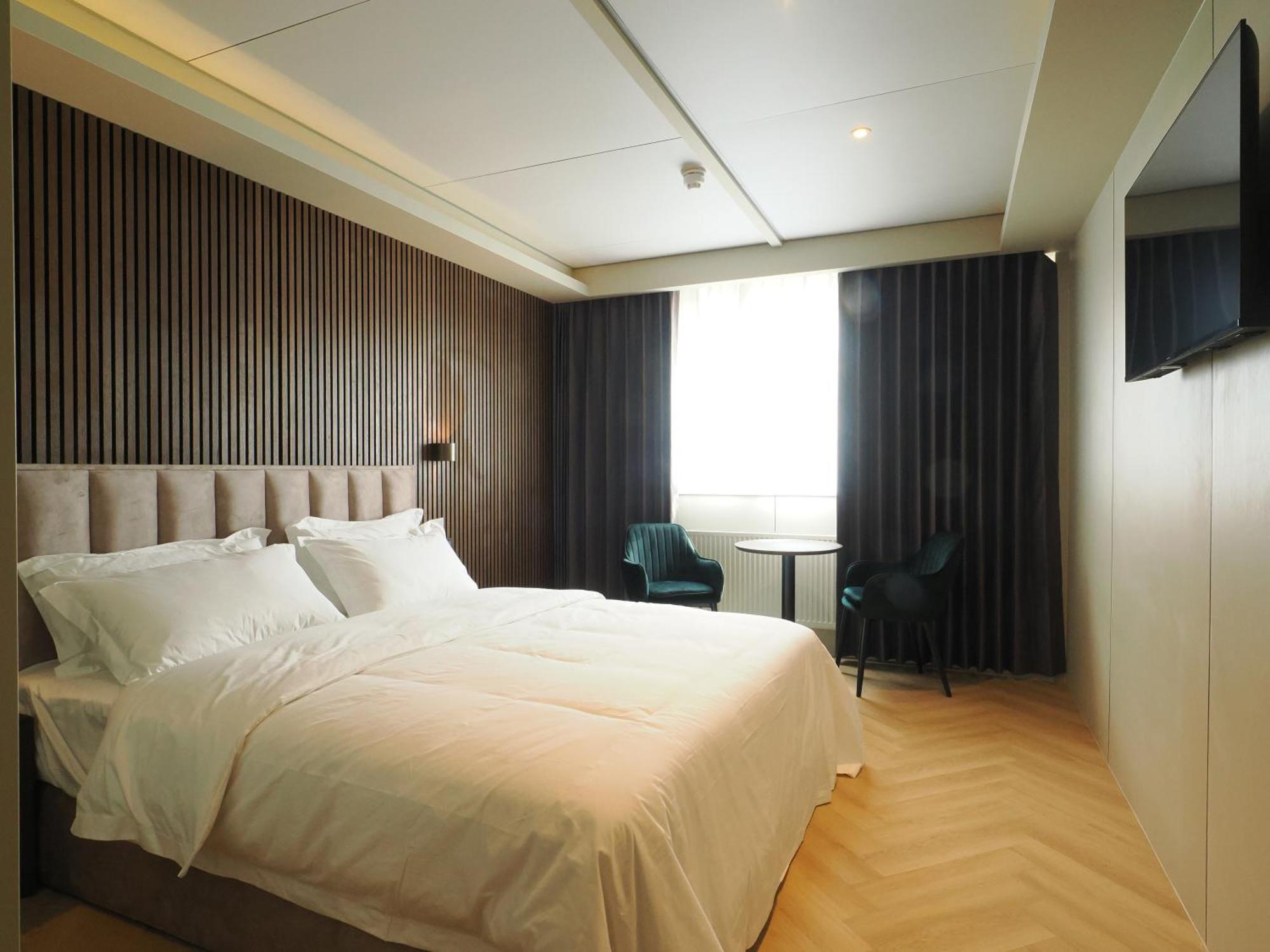 Tung Hotel Zeewolde Exterior photo